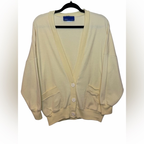 Vintage Sweaters - ⭐ Vintage Cream Slouchy Button-Up Cardigan – Size 36 (P2P 26”)